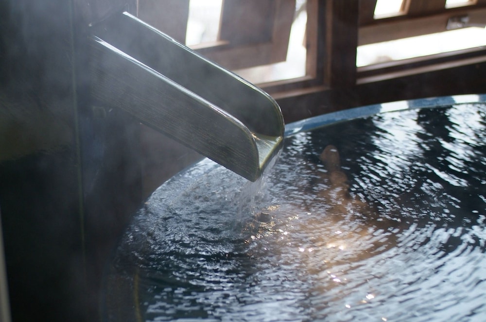 和室 2人部屋 温泉付 禁煙 317 深めの浴槽0 | ゆめみの宿観松館