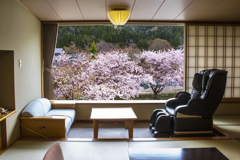 和室 ファミリールーム マッサージチェア付 禁煙 客室3 | ゆめみの宿観松館
