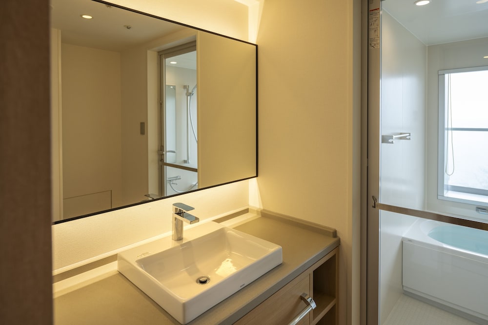 ビューバス付 デラックスルーム 禁煙 バスルーム0 | 亀の井ホテル 彦根