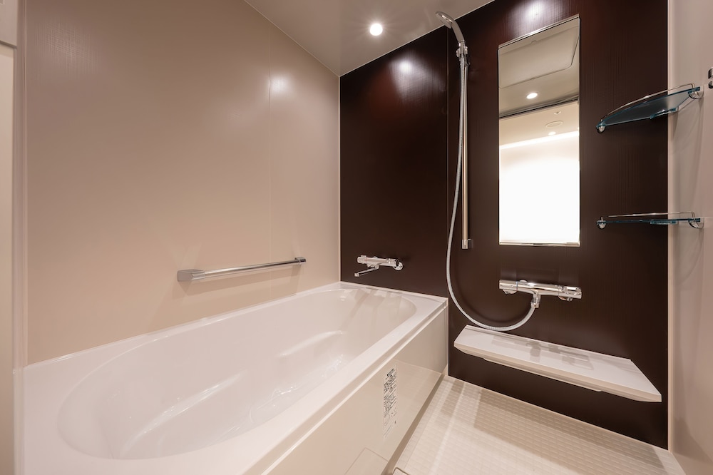 デラックスコーナービュー（バス付）禁煙 バスルーム0 | 亀の井ホテル 彦根