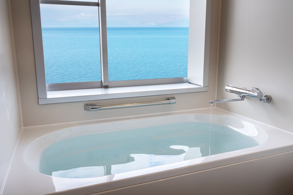 ビューバス付 デラックスルーム 禁煙 部屋からの景観0 | 亀の井ホテル 彦根