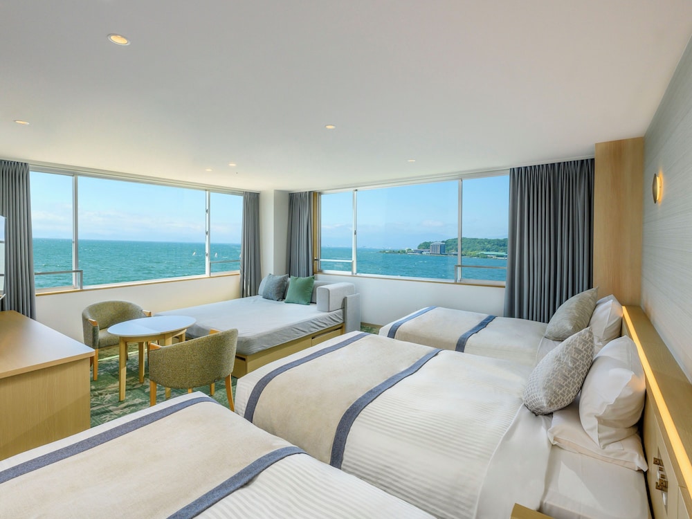 デラックスコーナービュー（バス付）禁煙 | 亀の井ホテル 彦根