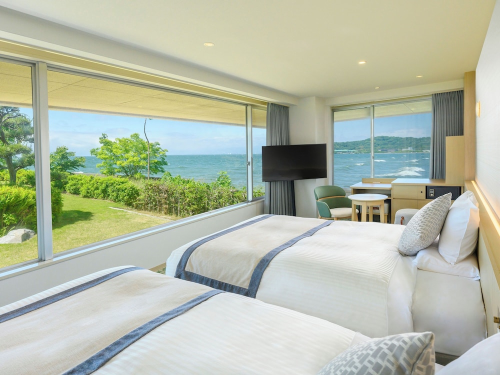 スーペリアコーナービュー(バス付)禁煙 部屋からの景観1 | 亀の井ホテル 彦根