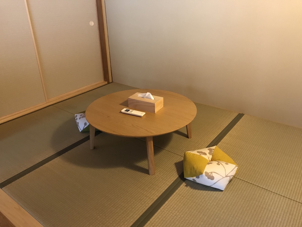 トラディショナル ルーム リビングルーム1 | 四季々々しんら