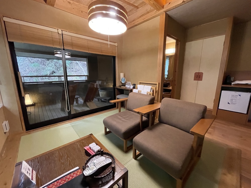 [別邸] 青天 ~ 滝見半露天プレミアム客室 - 和モダン 客室2 | 淘心庵 米屋