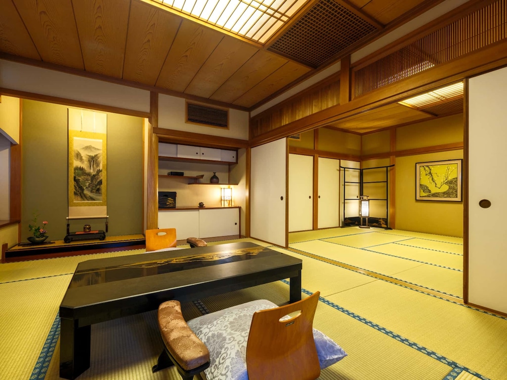 [秋水 / 梅杏] 和室/65 m² [温泉石風呂] 禁煙 | 淘心庵 米屋