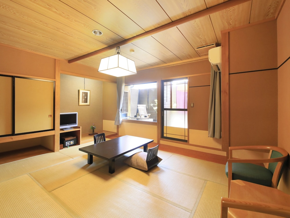 和室 露天風呂&マッサージチェア付 客室1 | 彩花亭時代屋