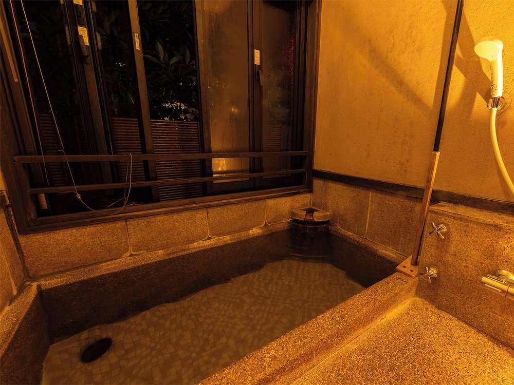 和室 半露天風呂トイレ付浅黄彩 バスルーム0 | 彩花亭時代屋