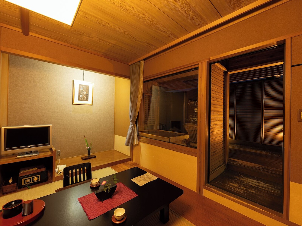 和室 露天風呂&マッサージチェア付 客室2 | 彩花亭時代屋