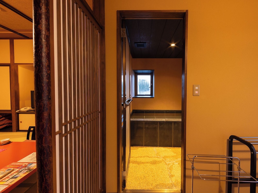 半露天風呂付客室 禁煙 客室2 | 彩花亭時代屋