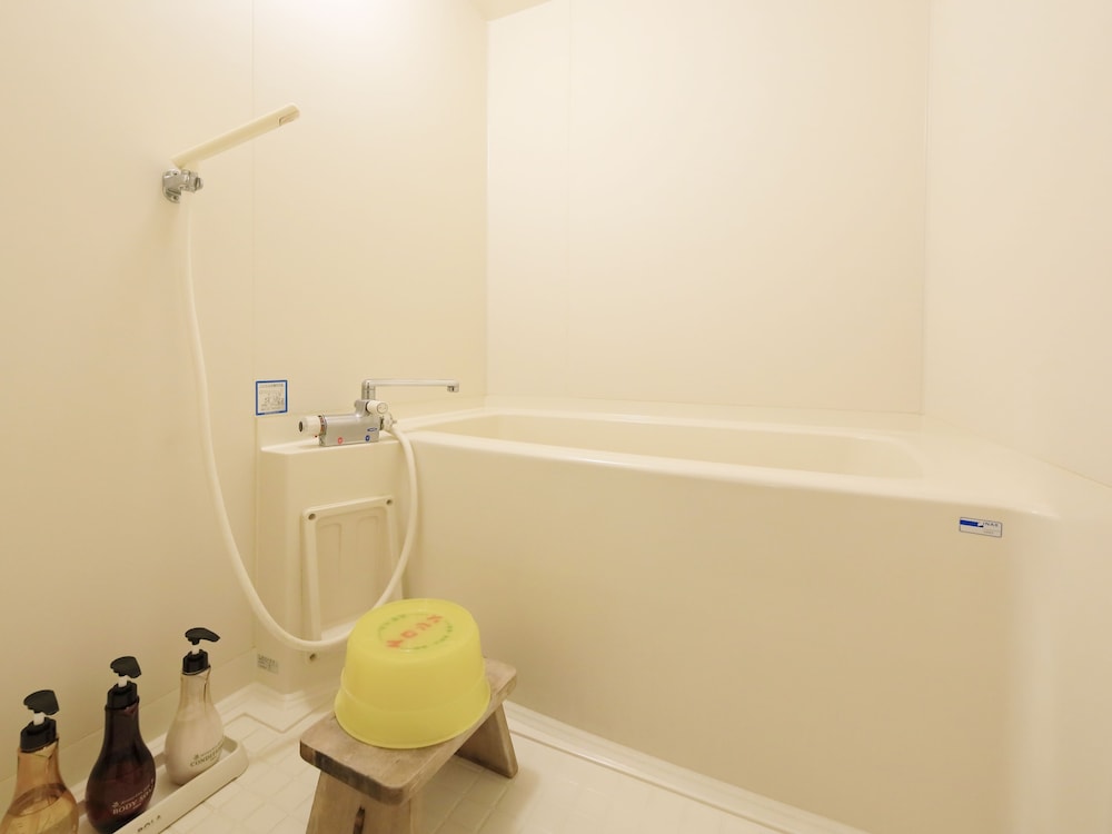和室10畳 専用バスルーム & トイレ付 バスルーム0 | 彩花亭時代屋