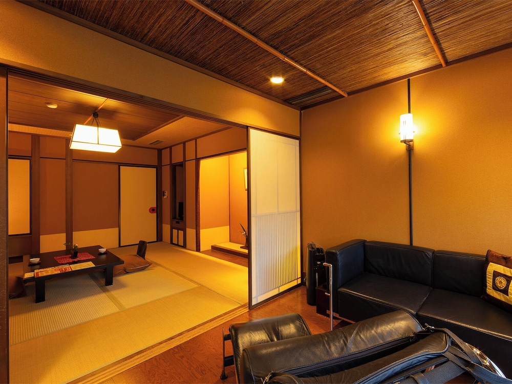 和室 半露天風呂トイレ付紺碧彩 客室2 | 彩花亭時代屋