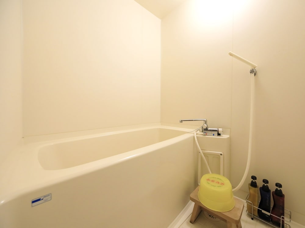 和室12.5畳 専用バスルーム & トイレ付 バスルーム0 | 彩花亭時代屋