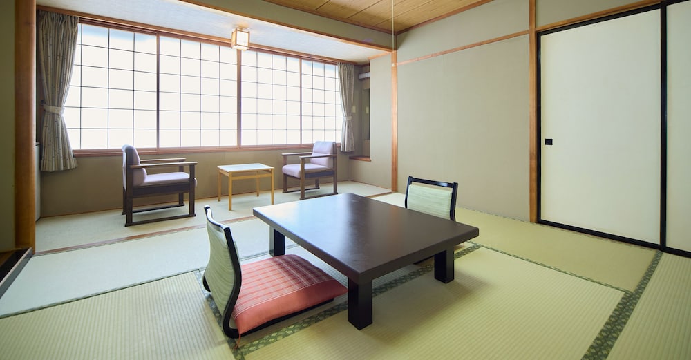 和室 喫煙可 客室1 | ホテル亀屋