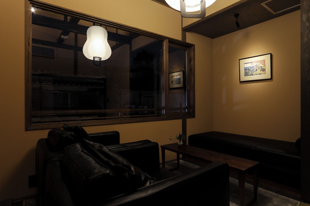 ハウス 禁煙 リビング エリア1 | 八坂半