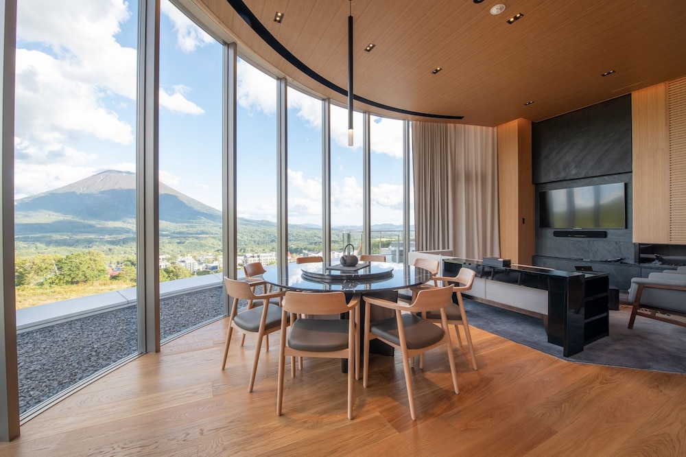 3 Bedroom Penthouse | スカイニセコ