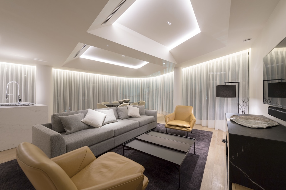 4 Bedroom Suite リビング エリア1 | スカイニセコ