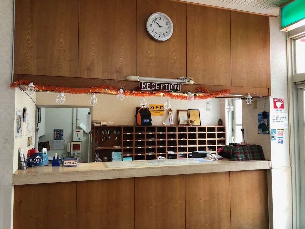 フロント1 | キー ウェスト クラブ