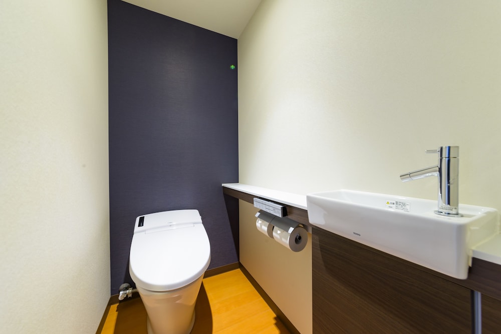 デラックス ルーム シングルベッド 2 台 禁煙 浴槽 バスルーム0 | ベストウェスタンプラスホテルフィーノ千歳