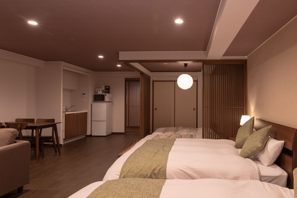 デラックス ルーム バルコニー リバービュー 客室6 | 京都 リバービューハウス 京楽