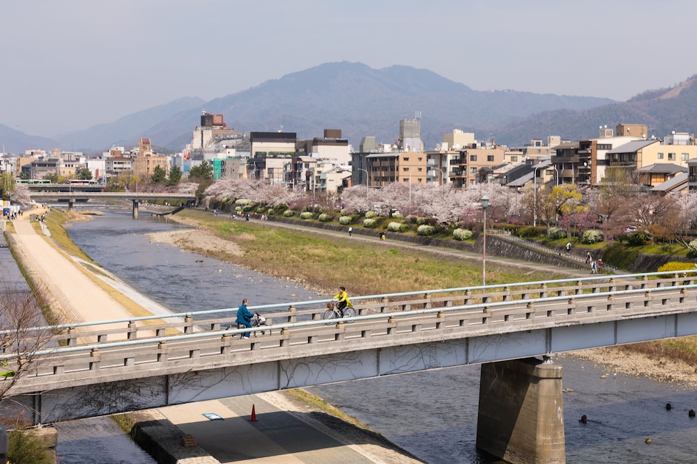 デラックス ルーム テラス リバービュー マウンテン ビュー1 | 京都 リバービューハウス 京楽