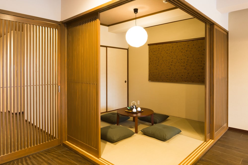 デラックス ルーム バルコニー リバービュー 客室1 | 京都 リバービューハウス 京楽
