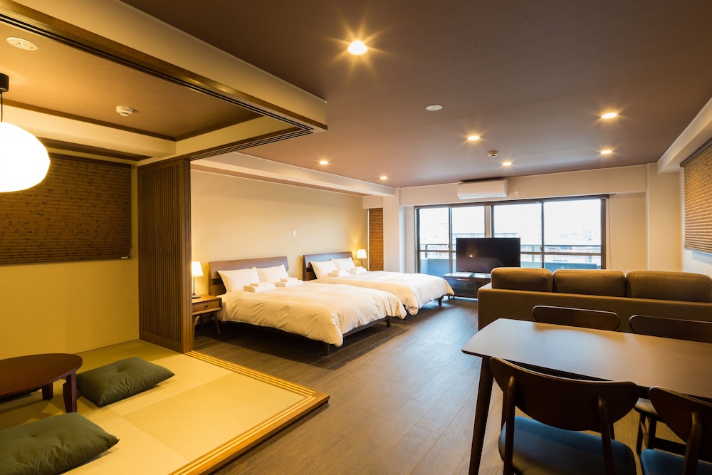デラックス ルーム バルコニー リバービュー 客室2 | 京都 リバービューハウス 京楽