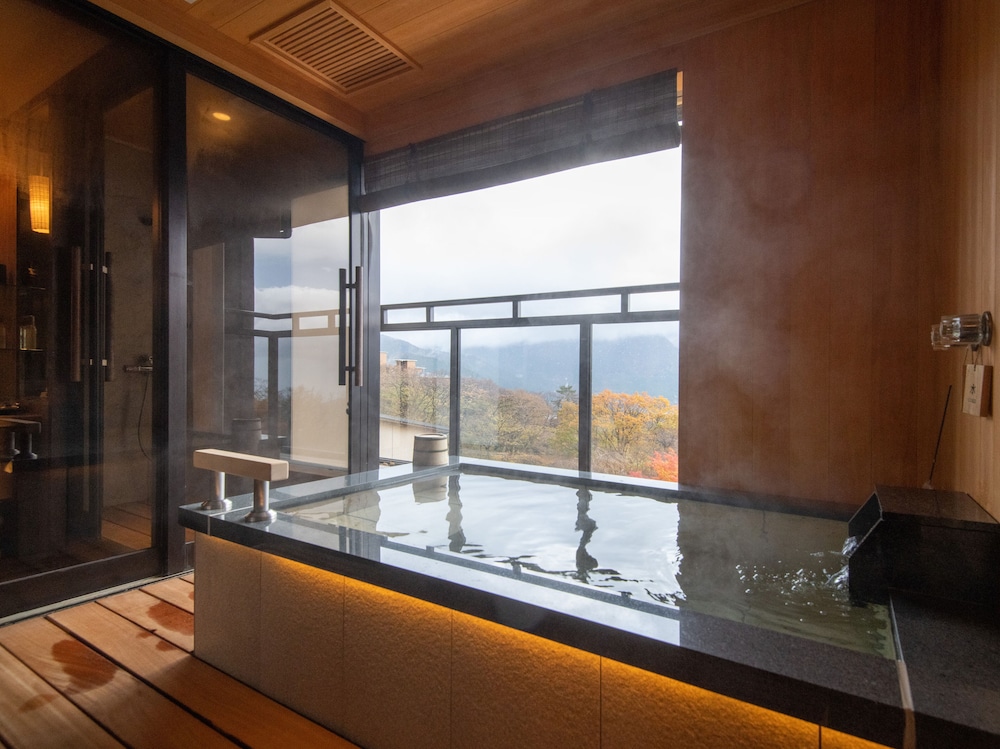 露天風呂付和室 2ベッド(10畳)（大人専用客室） 客室5 | 強羅花扇