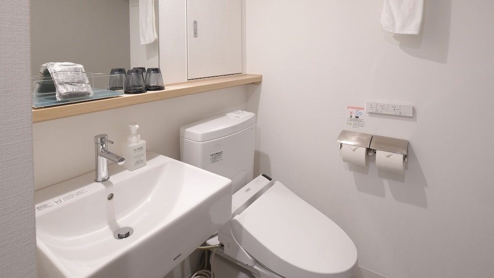 シャワーブース ダブル禁煙 バスルーム0 | ベッセルイン栄駅前