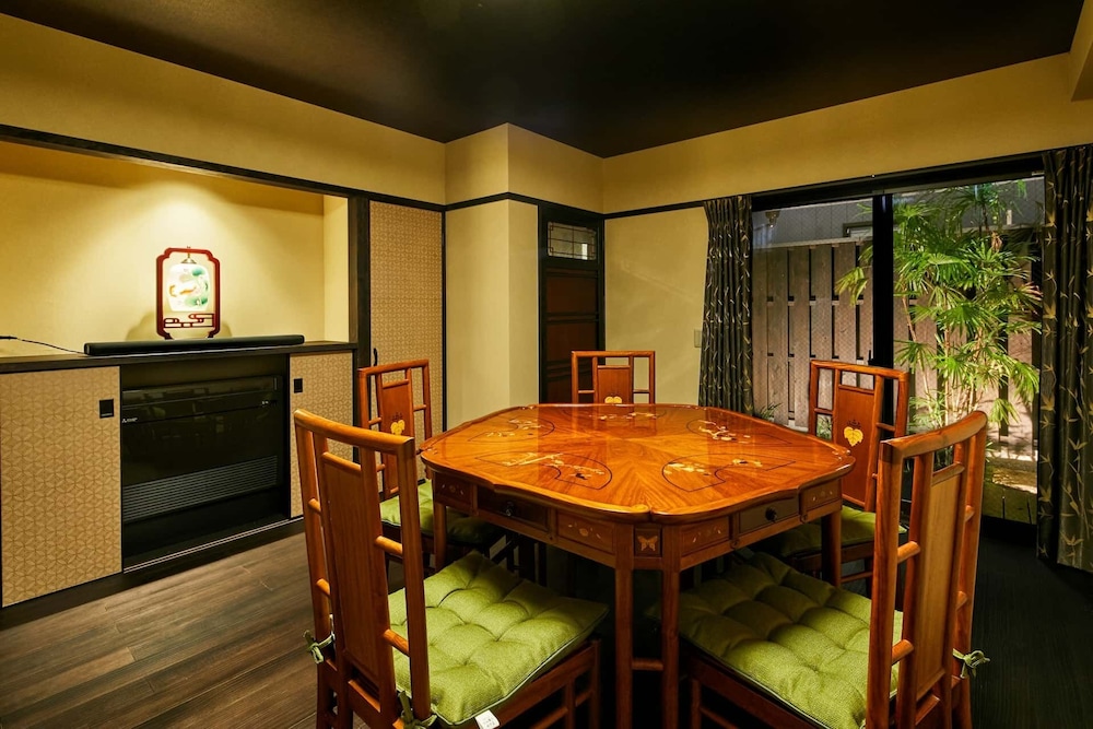 EAST デラックススイート リビング エリア2 | 映月