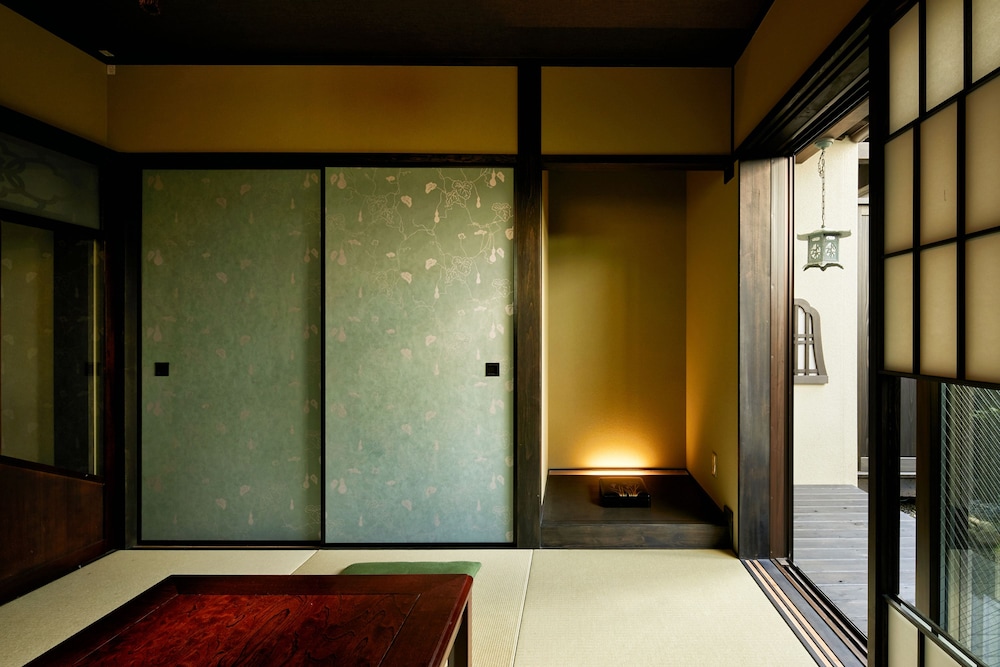 EAST デラックススイート リビングルーム0 | 映月