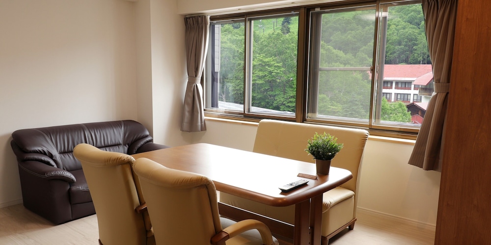 スーペリア ルーム 客室1 | 志賀高原 ホテル一望閣