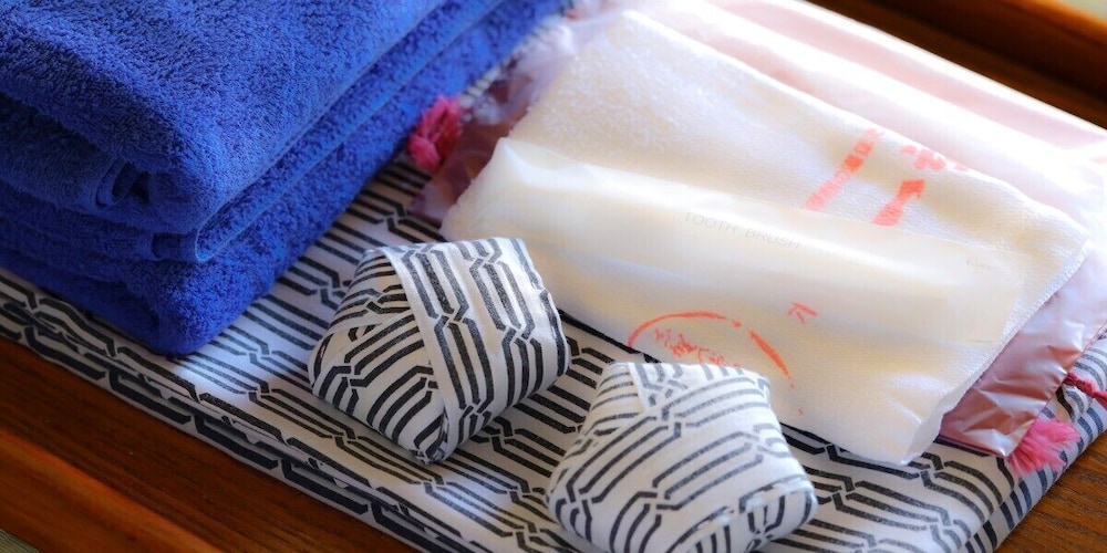 トラディショナル 4 人部屋 共用バスルーム 客室の設備とサービス1 | 志賀高原 ホテル一望閣