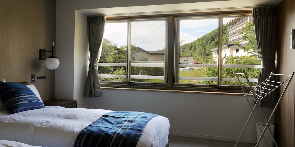 デラックス ルーム 客室2 | 志賀高原 ホテル一望閣