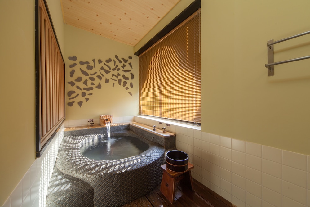 夢庵(ゆめあん) 温泉引き湯付き 禁煙 37 ㎡【4F】 バスルーム0 | CHAHARU離れ 道後夢蔵