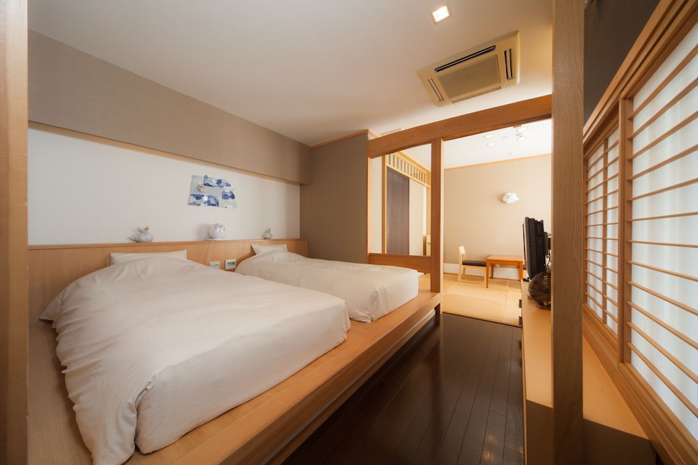 風庵(かぜあん) 温泉引き湯付き 禁煙 37 ㎡【4F】 | CHAHARU離れ 道後夢蔵