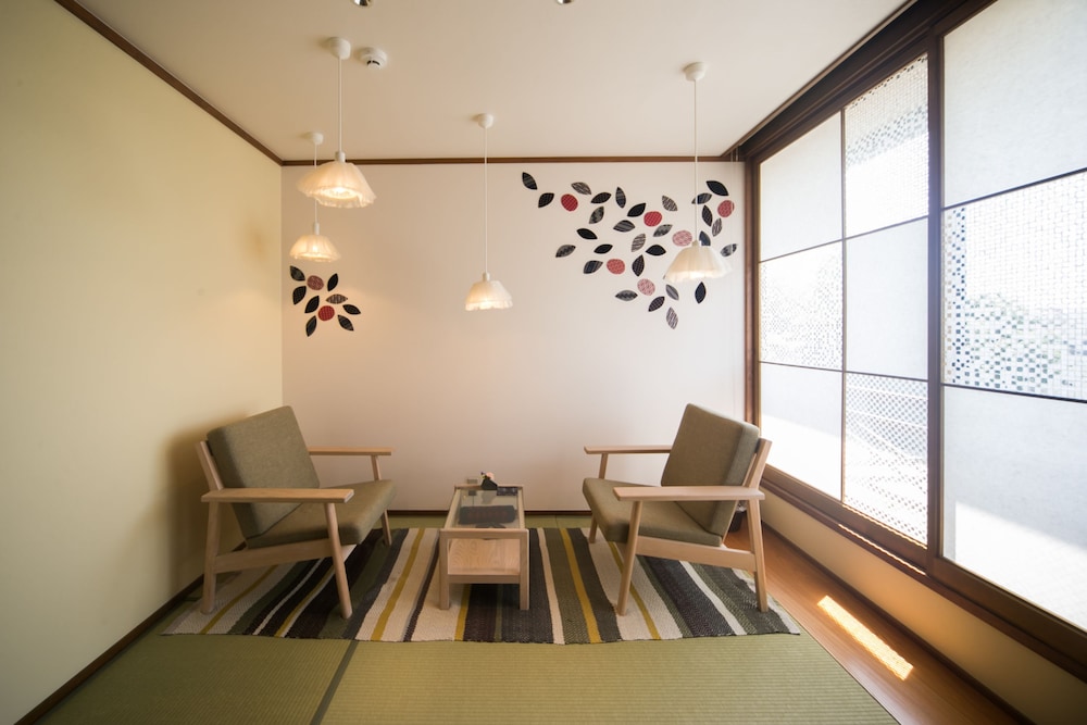 夢庵(ゆめあん) 温泉引き湯付き 禁煙 37 ㎡【4F】 客室1 | CHAHARU離れ 道後夢蔵