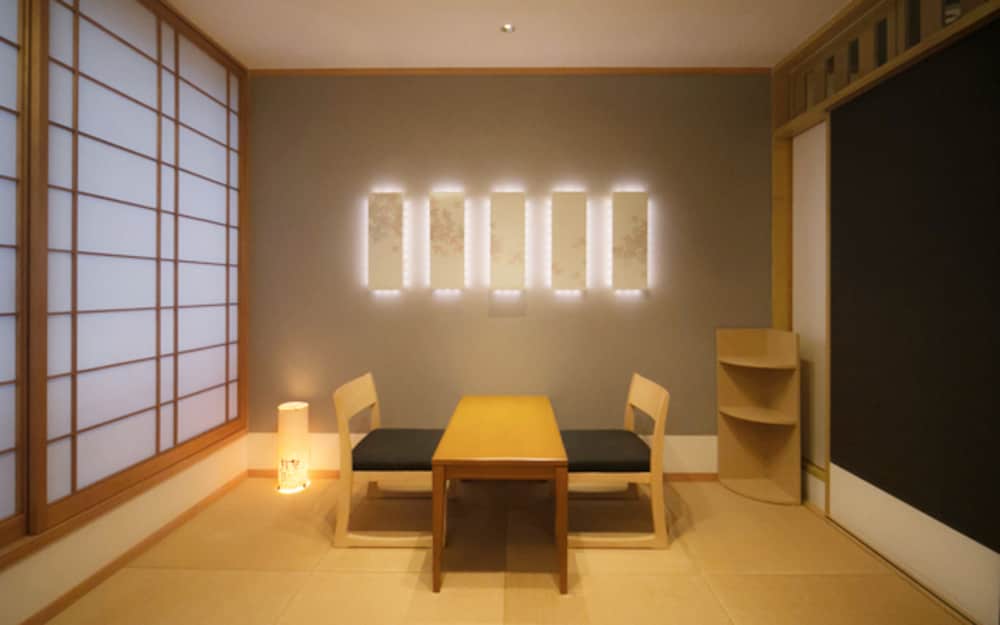 花庵(はなあん) 温泉引き湯付き 禁煙 37 ㎡【3F】 客室1 | CHAHARU離れ 道後夢蔵