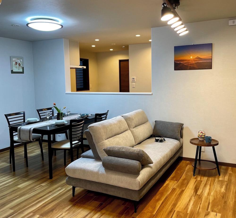 ファミリー スイート リビング エリア1 | ゆかり京都