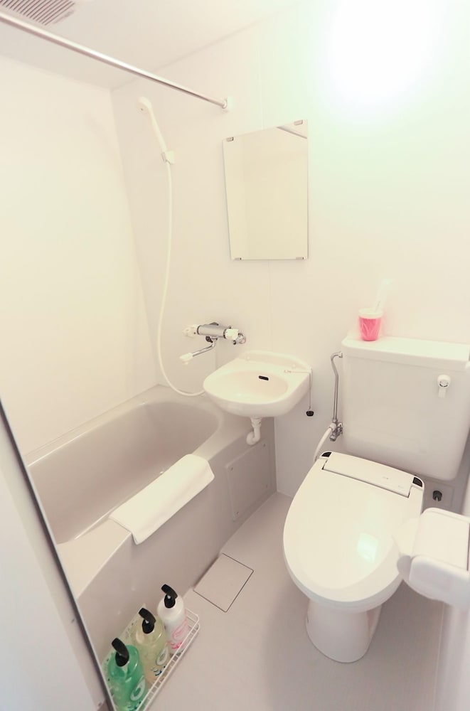 デラックスツインルーム (8号室) バスルーム0 | コインズホステル天神