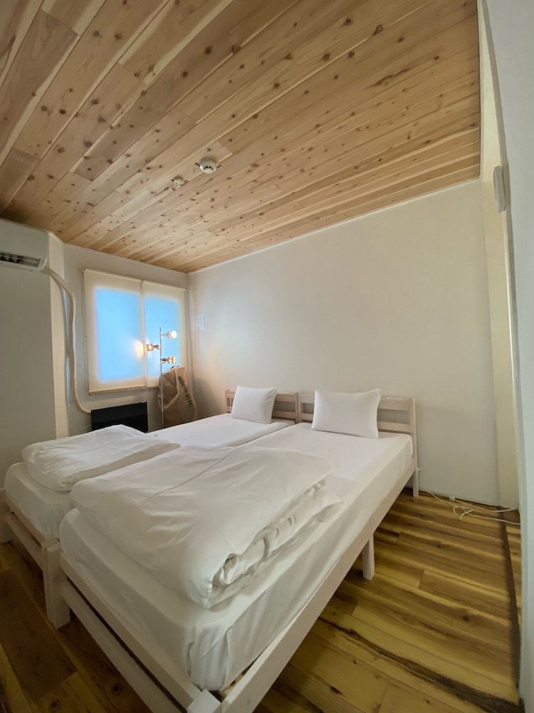 ツインルーム (5号室) | コインズホステル天神