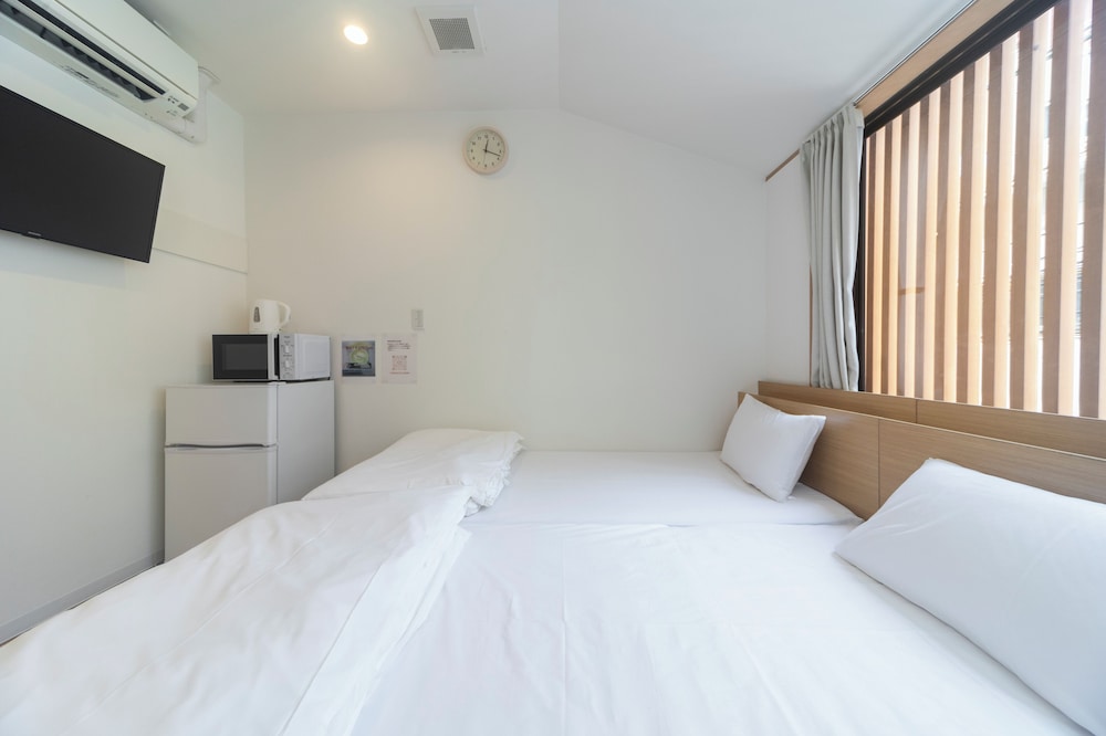 デラックスツインルーム (8号室) 客室2 | コインズホステル天神
