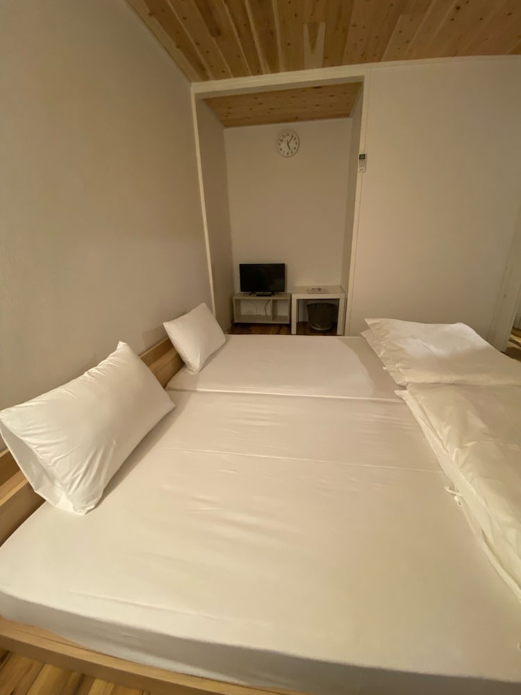 ツインルーム (1号室) 客室2 | コインズホステル天神