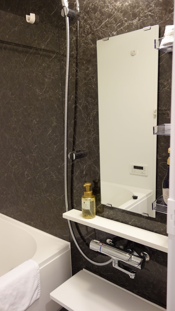 トリプルルーム 禁煙 バスルームのシャワー0 | ベイホテル 浦安駅前