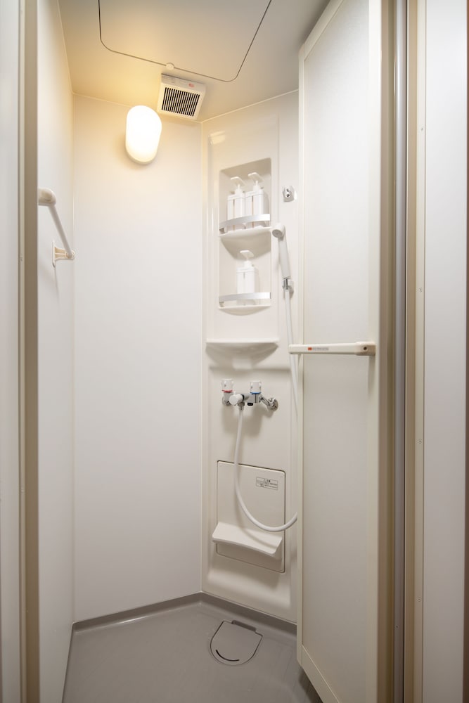 京町家一棟貸 バスルームのシャワー0 | 奏 伏見稲荷