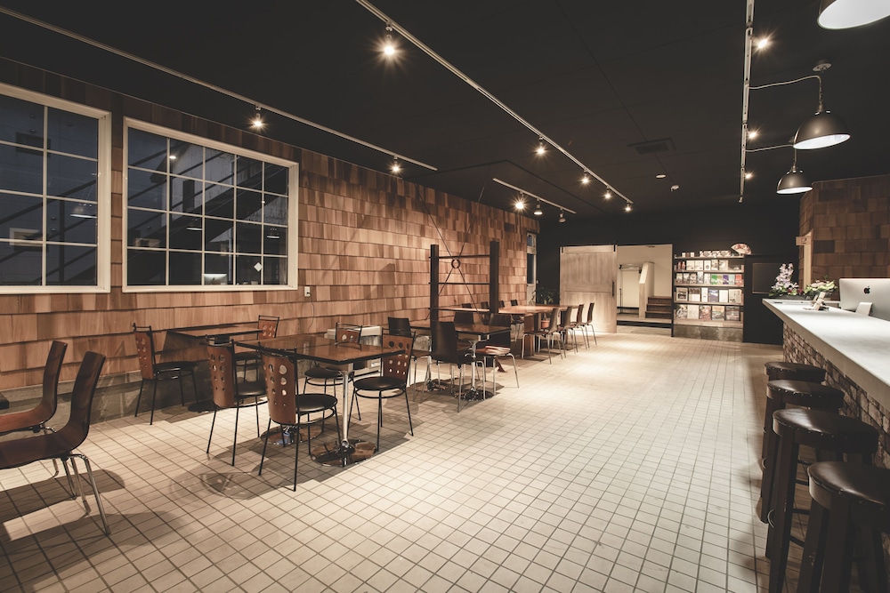 ロビーラウンジ1 | 登別ゲストハウス赤と青 ロビーラウンジ1 | 登別ゲストハウス赤と青