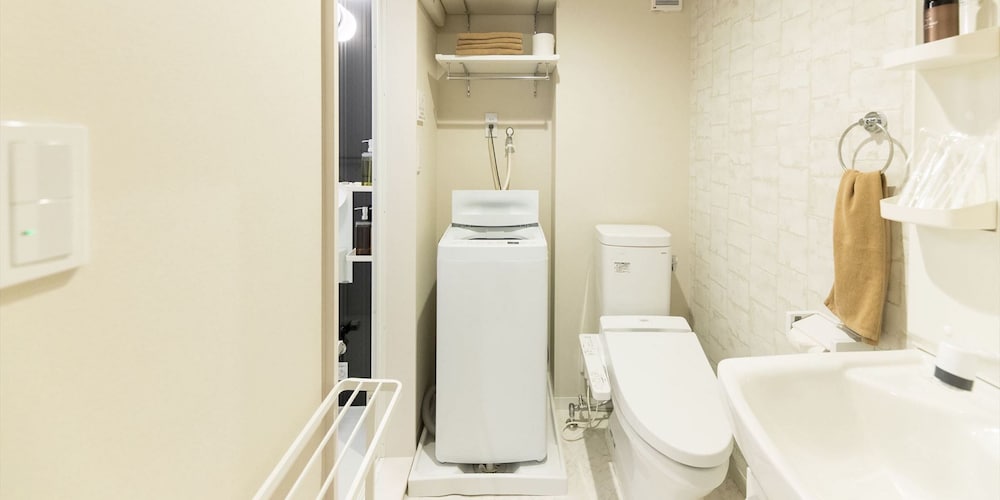 スタンダード ルーム バスルーム1 | トリップポッド高砂 B