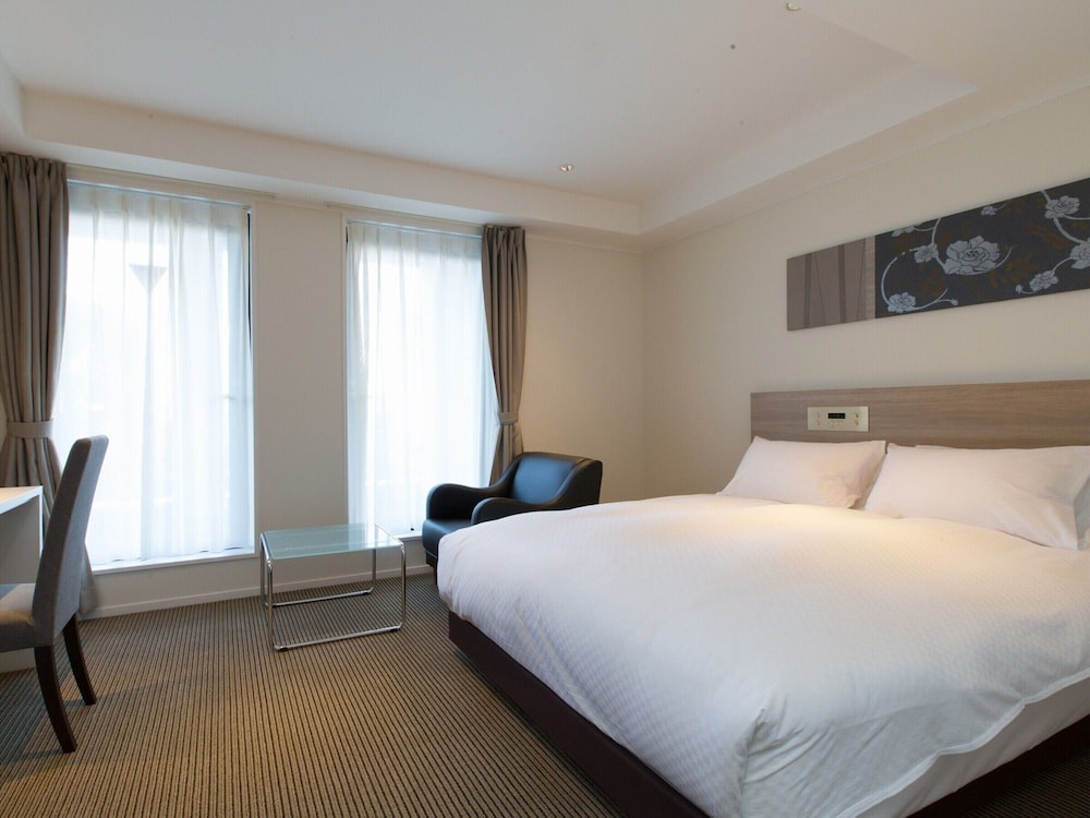 スーペリア ダブルルーム | HOTEL 四季 靱公園