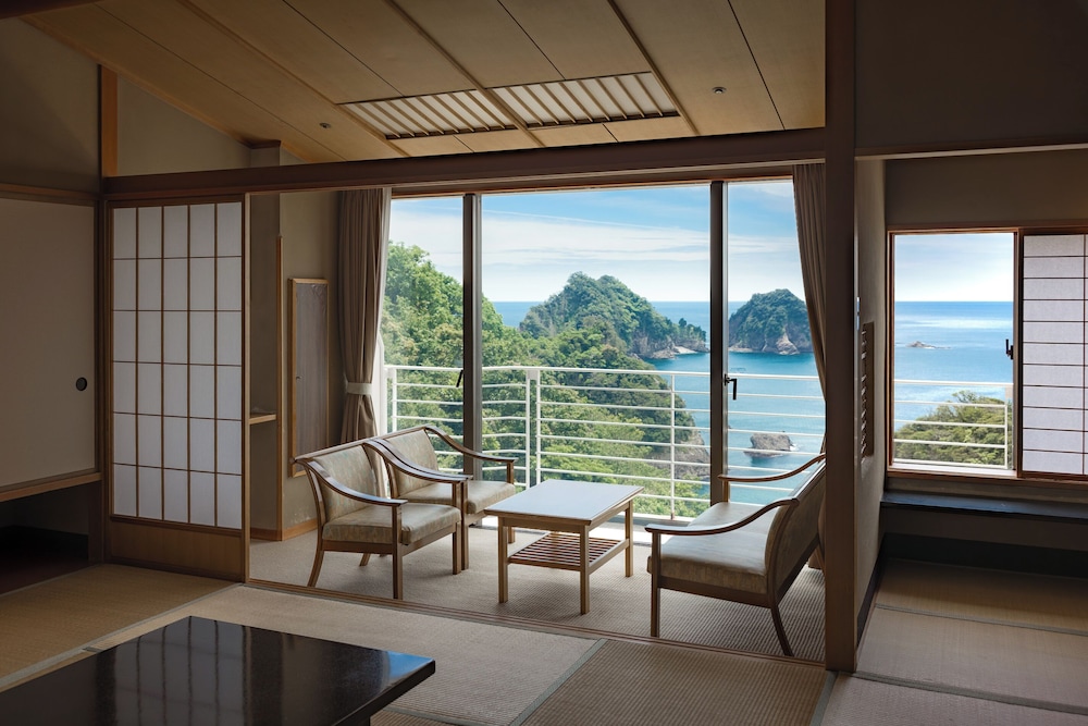 南棟上階アップグレード和室 | 堂ヶ島ニュー銀水