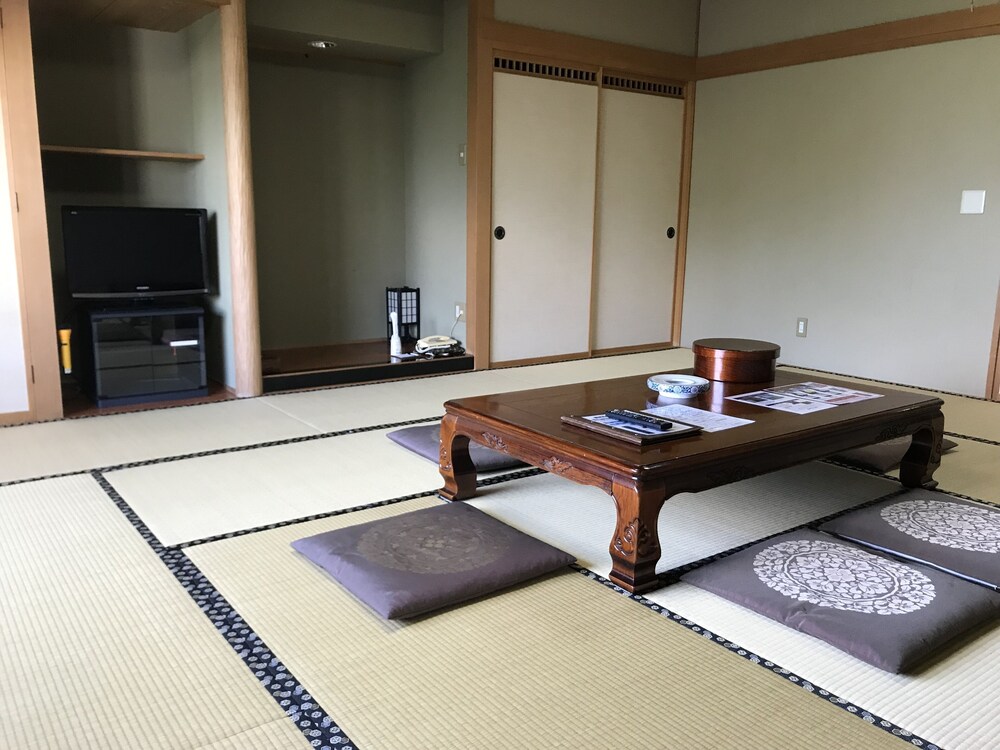 和室 サウスタワー 客室1 | 青森 ワイナリー ホテル